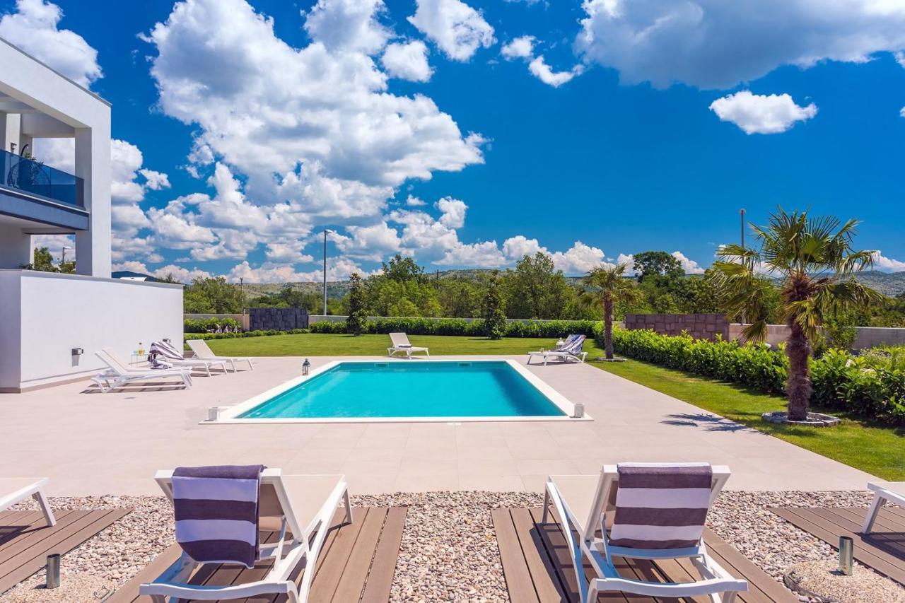 Marijeta Exclusive 5 Star With 50sqm Private Pool, 6 Bedrooms And Playroom