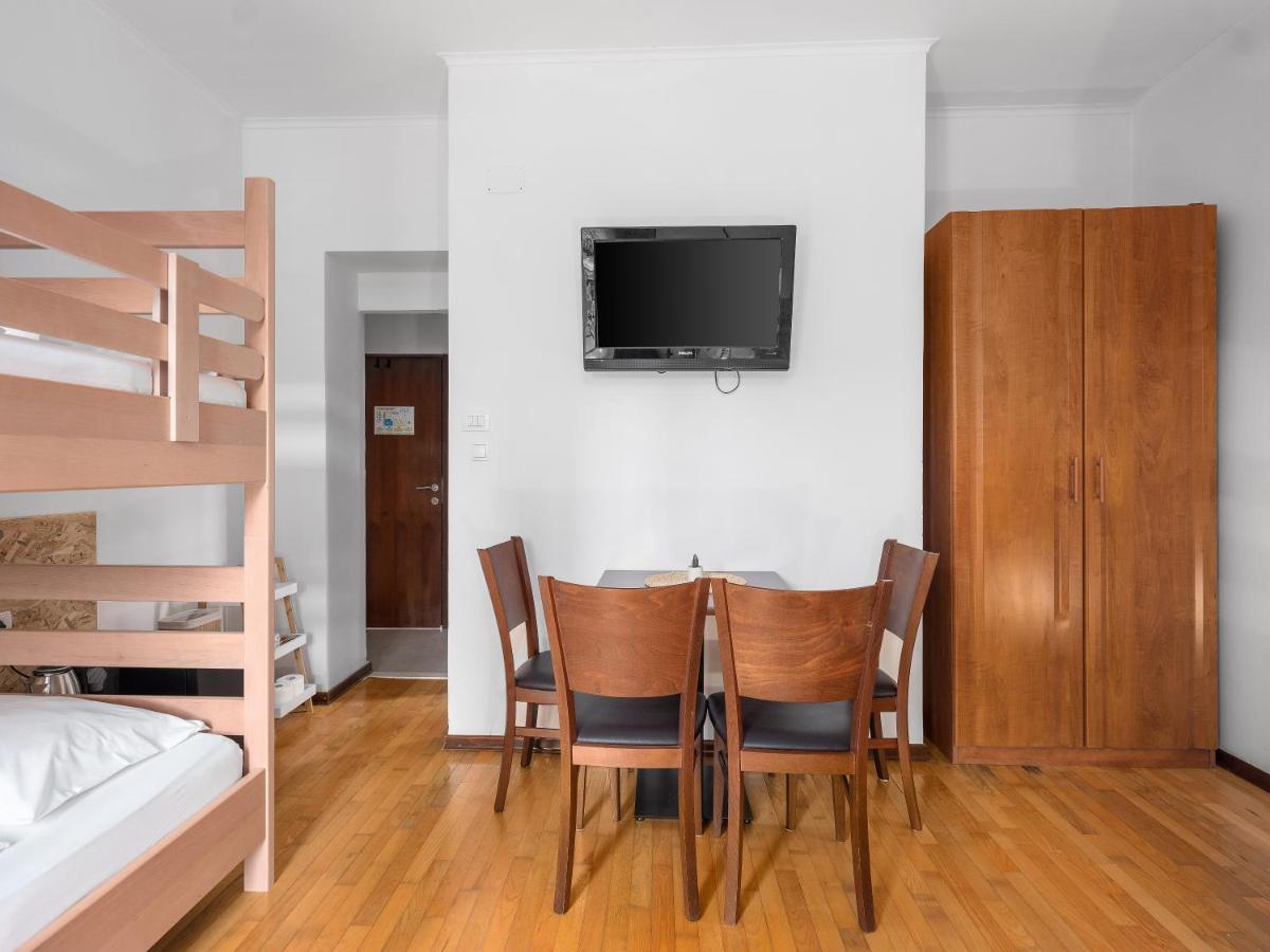 Hotel In Meta Mate 3*