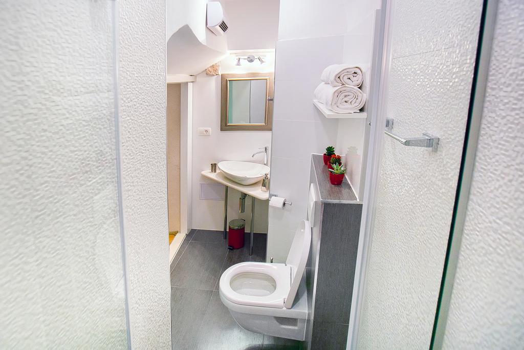 Get Luxury Apartment Split