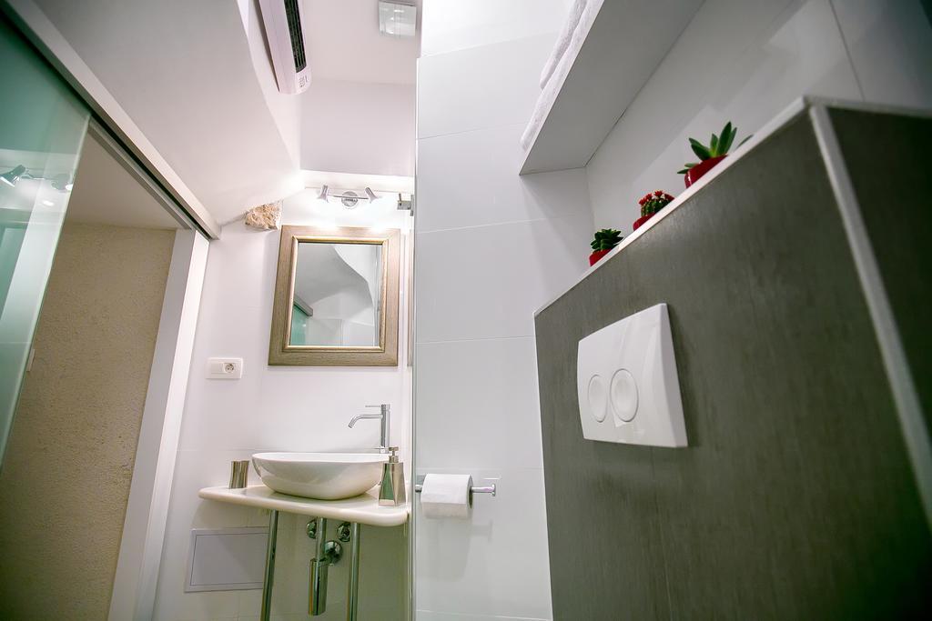 Get Luxury Apartment *