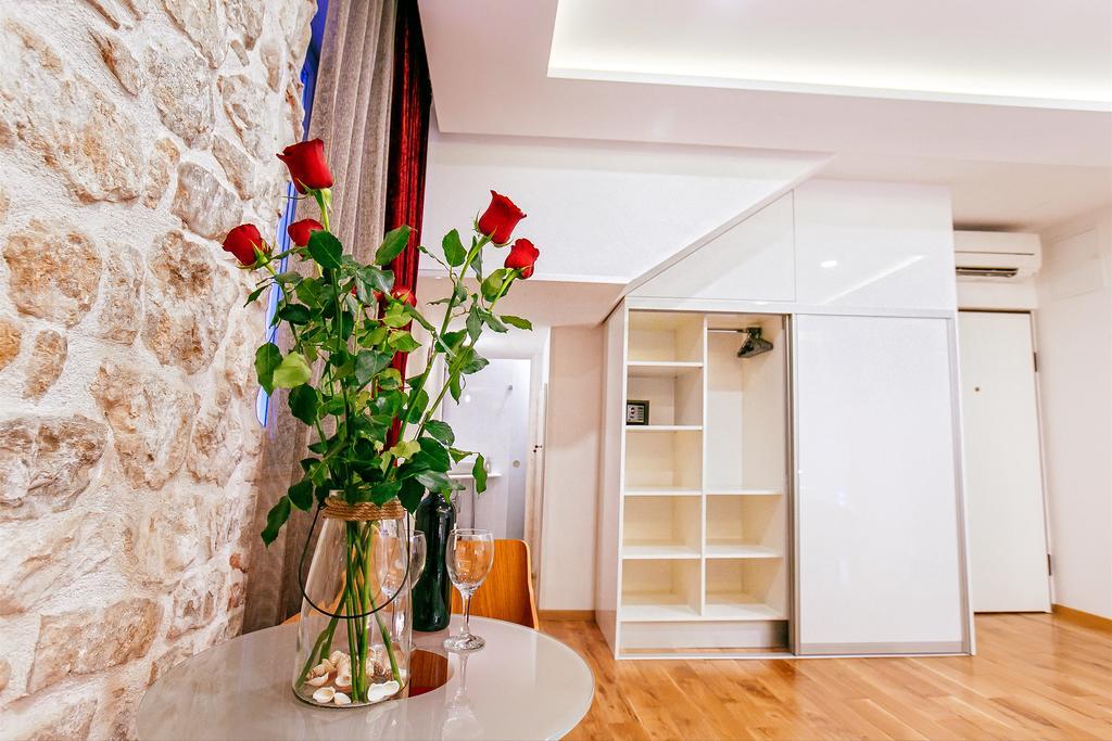 Get Luxury Apartment Split