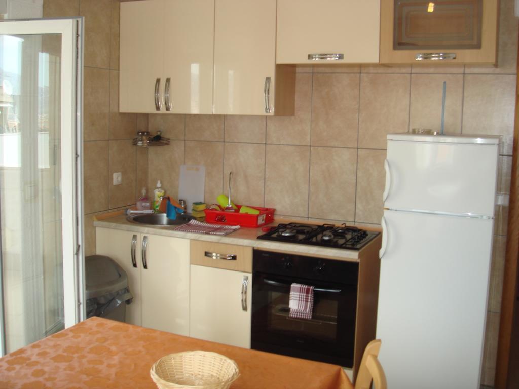 Apartment Rogosic Apartment *