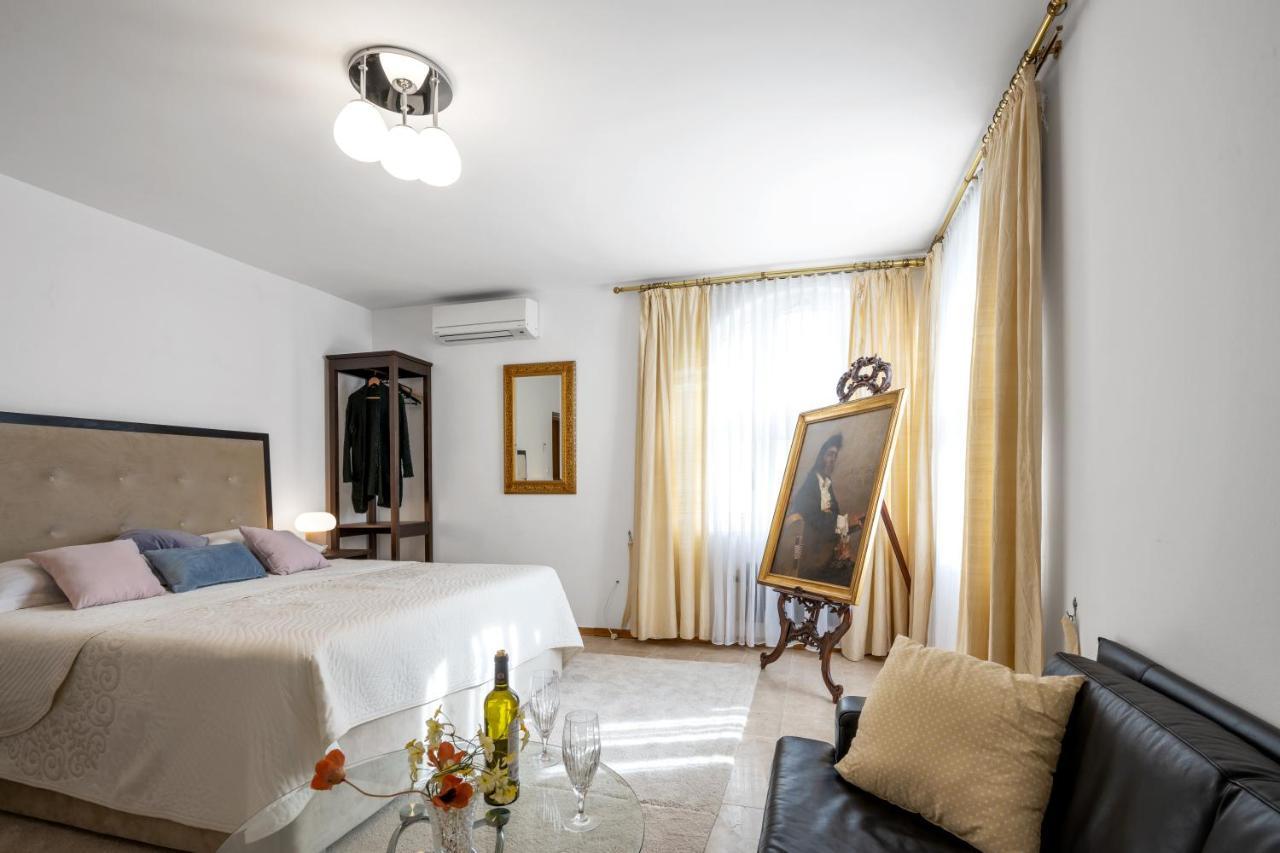 Sinjorina Leticia Apartment Split