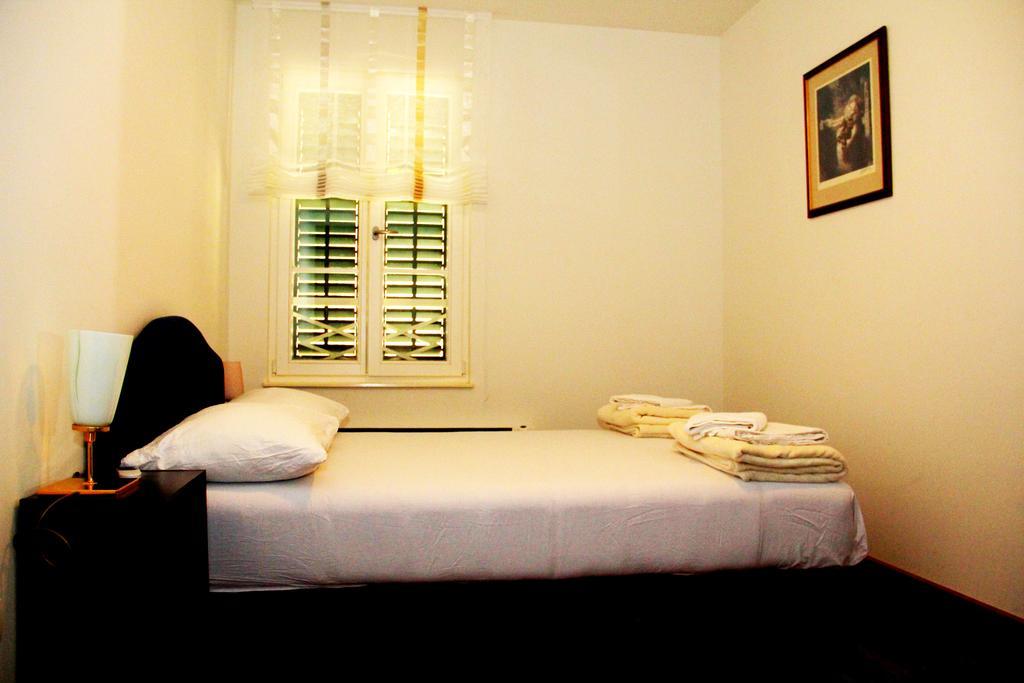 Promenade Apartment *