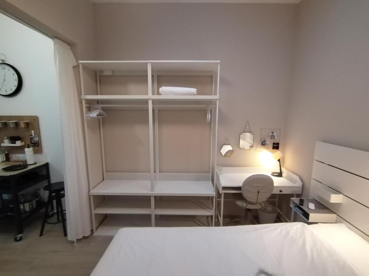 Vespa & Jacuzzi Apartment