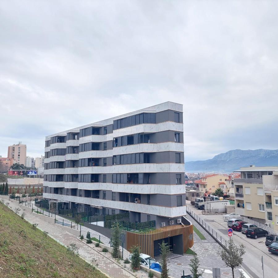 Apartment Paola With Free Private Parking Place Split