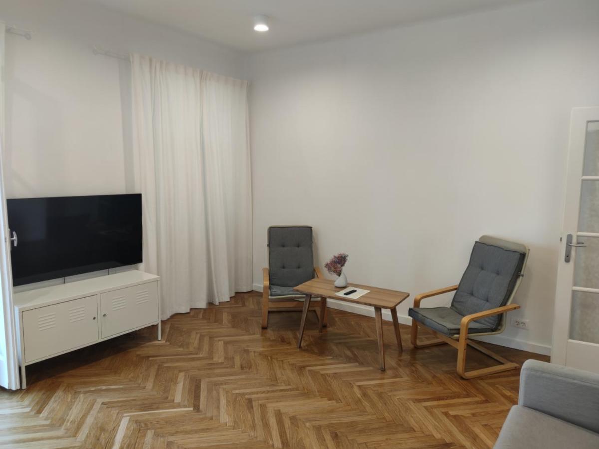 Specious And Newly Decorated At Bacvice Apartamento *