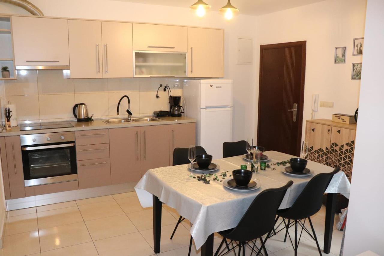 Kikaso - Near Mall Of Split, Free Parking Apartment
