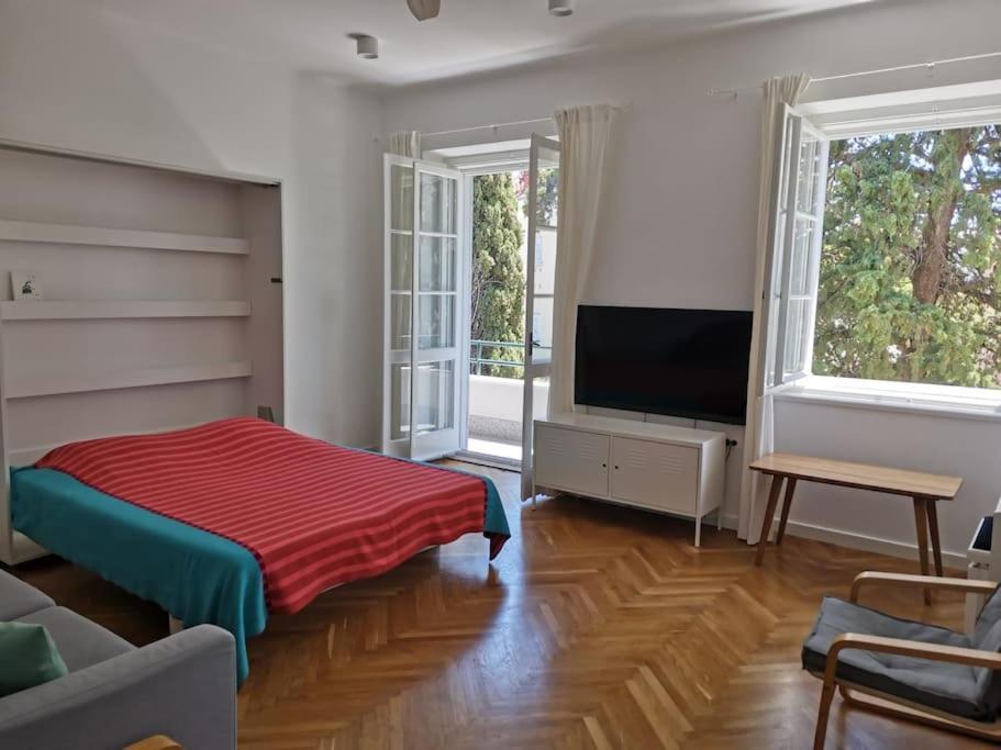Specious And Newly Decorated At Bacvice Apartamento Split