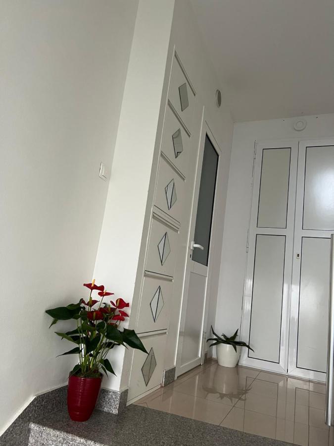 Simoni Apartment *