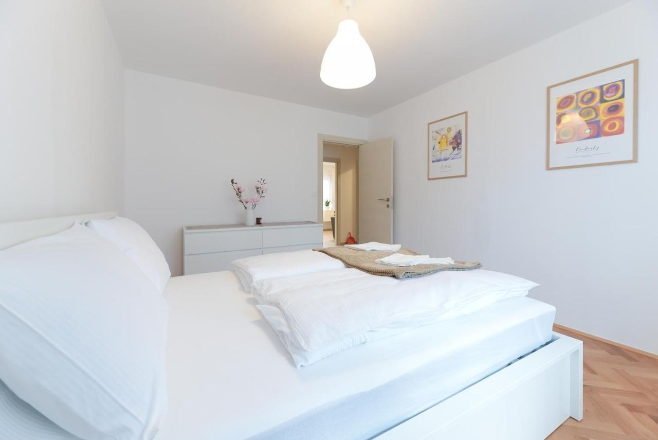 Break Apartment *