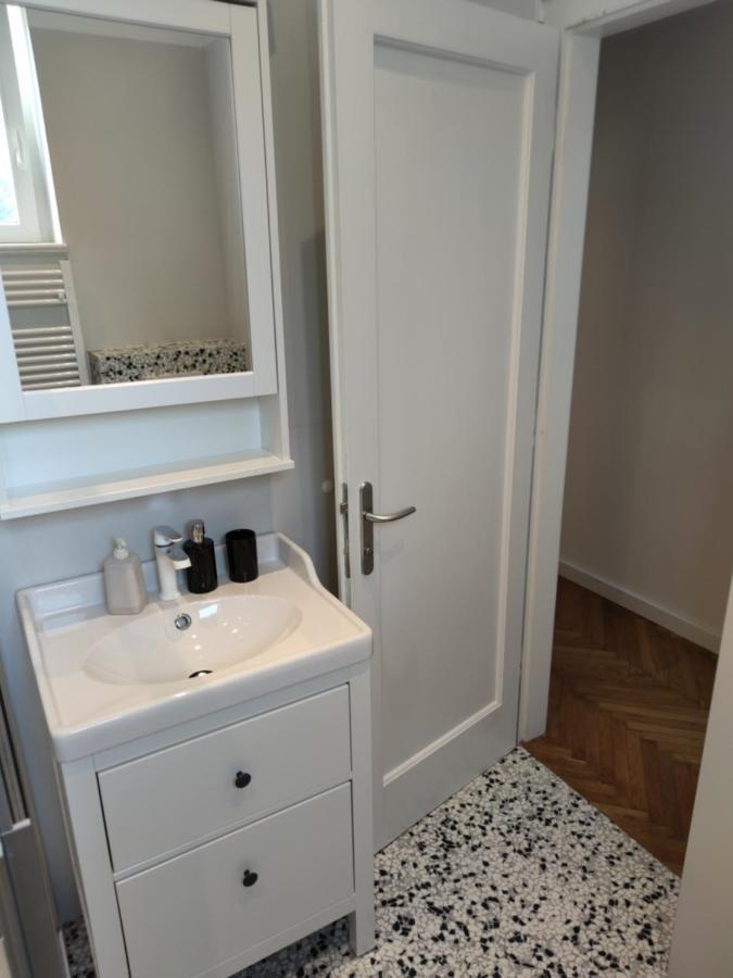 Specious And Newly Decorated At Bacvice