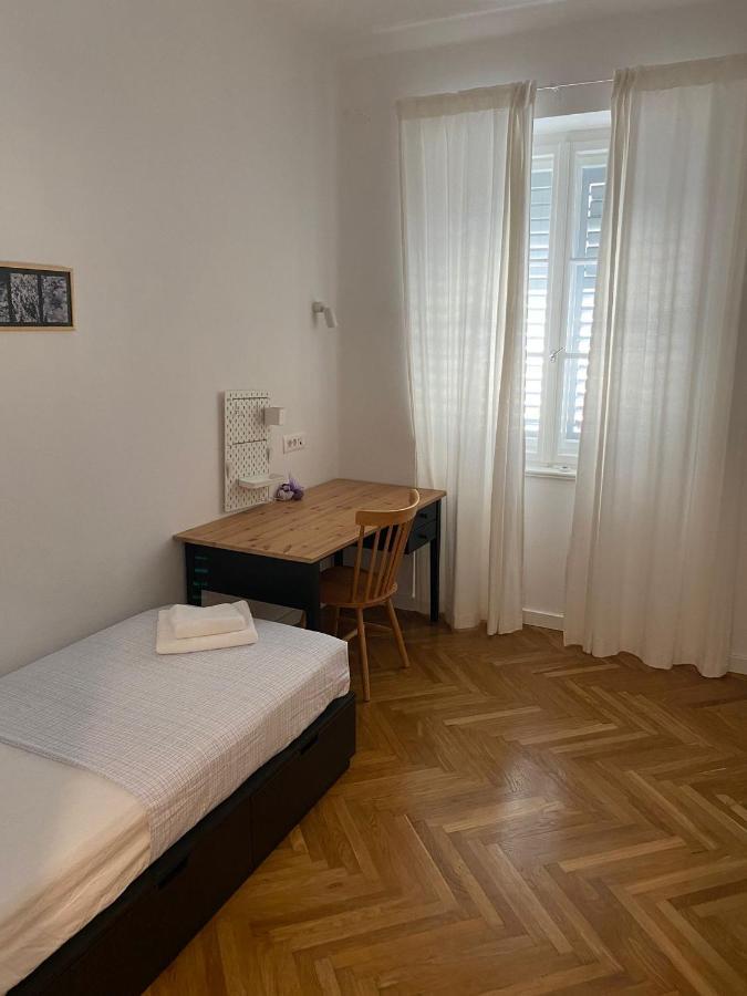 Apartamento Specious And Newly Decorated At Bacvice