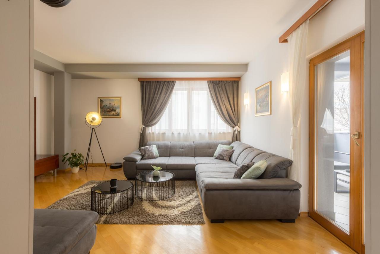 Apartment Ps Split