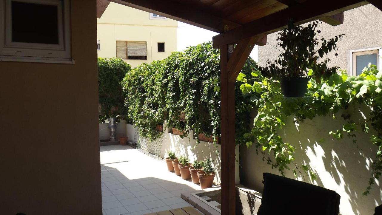 Apartment Charming 3 Sleeps 4 Guests *