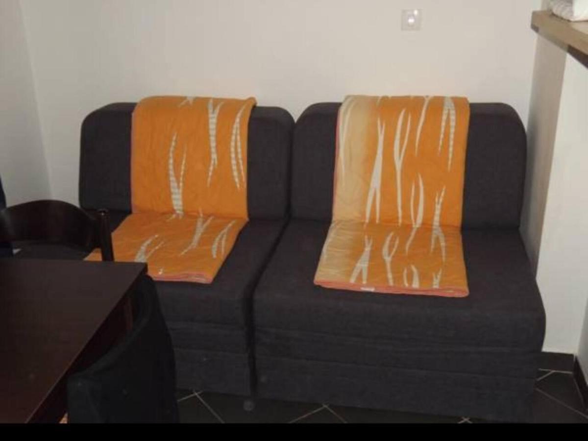 4 Sleeps 4 Guests * Split