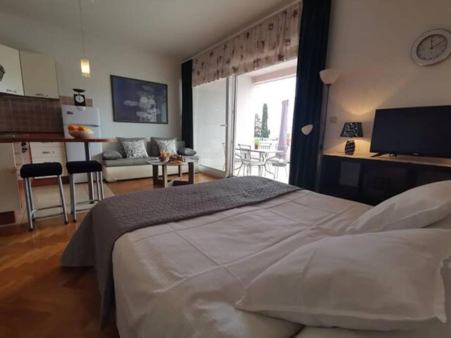 Maia's Znjan Apartment