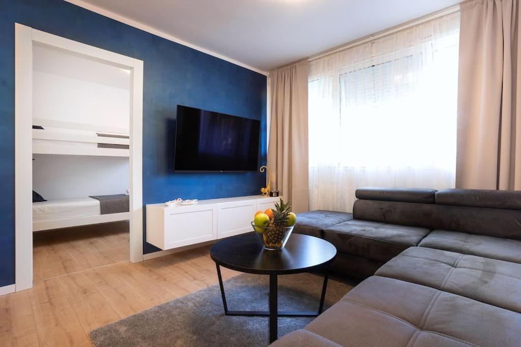 Glow Apartman