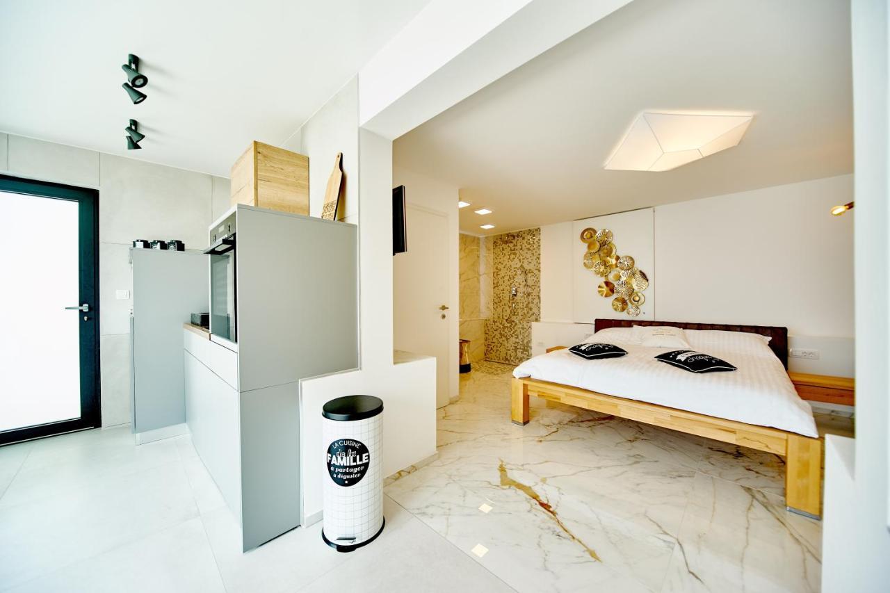 Gallery Luxury & Split