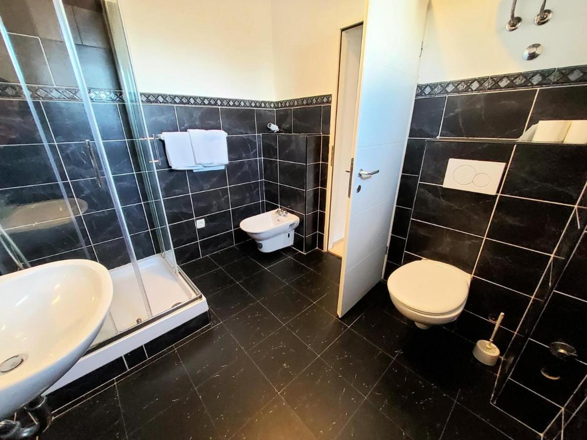 4 Sleeps 4 Guests Apartamento Split