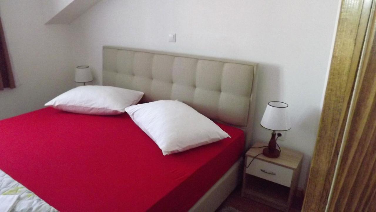 Captivating 15 Sleeps 4 Guests Appartement Split