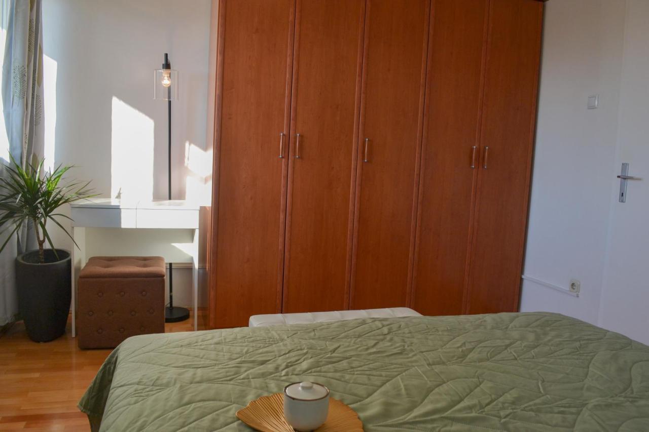 Luna Apartment Split