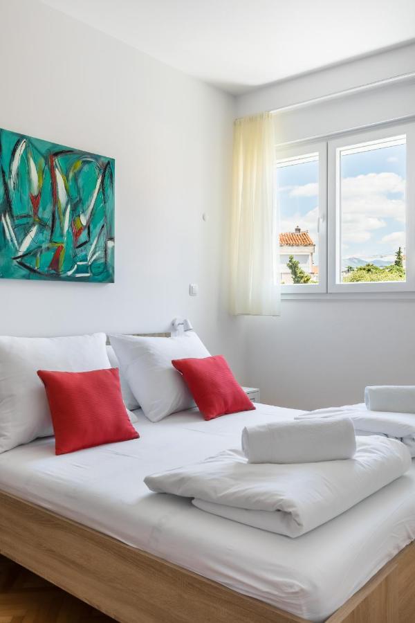 Sunny City Getaway Close To All + View * Split