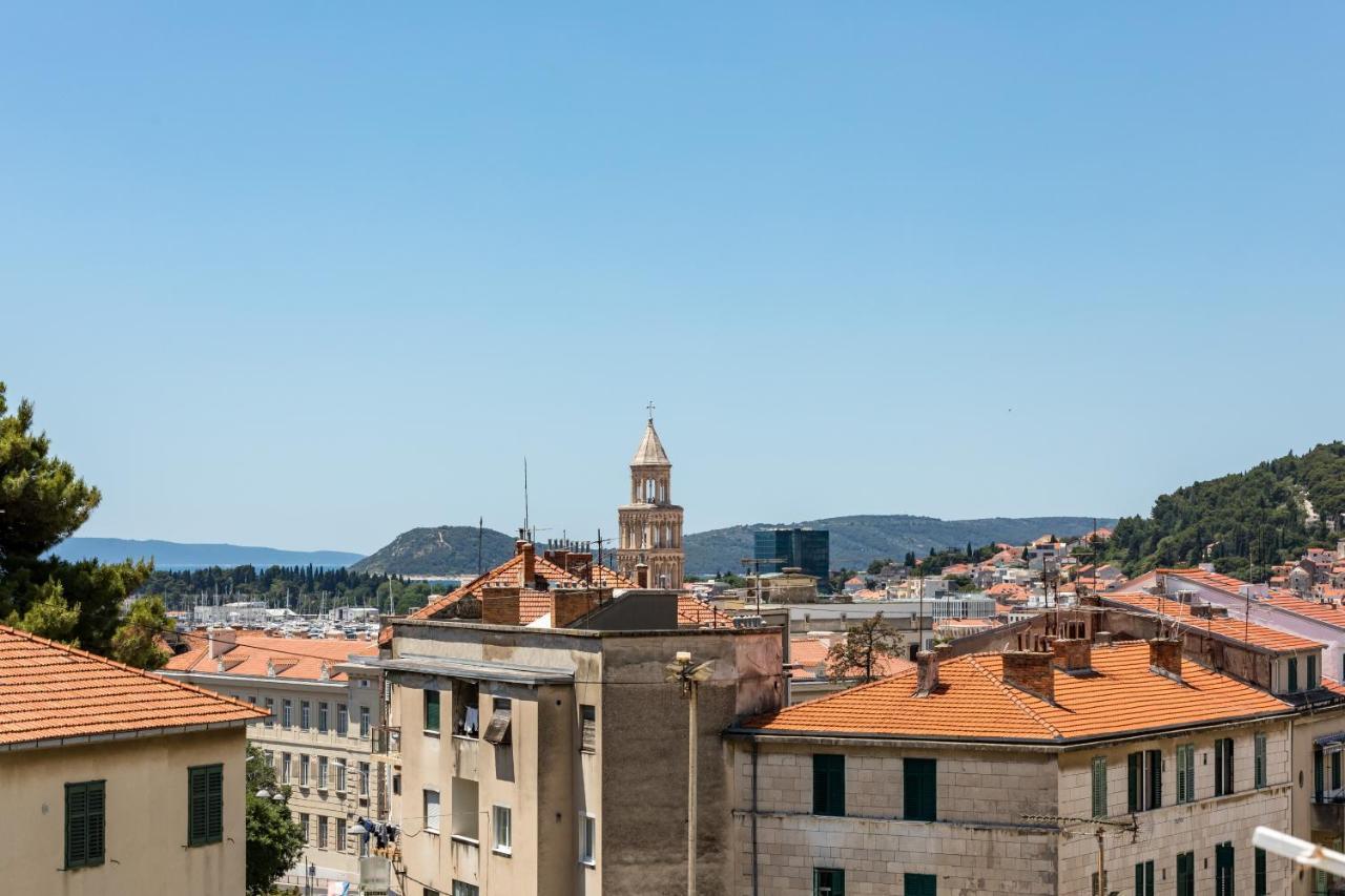 Sunny City Getaway Close To All + View Apartment Split