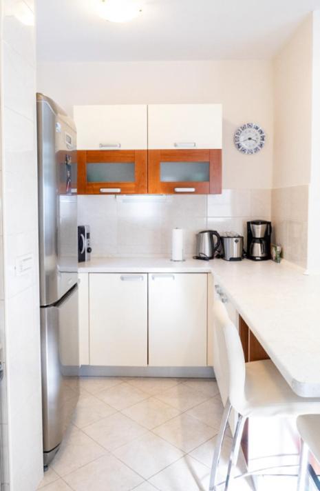 Lori Apartment Split