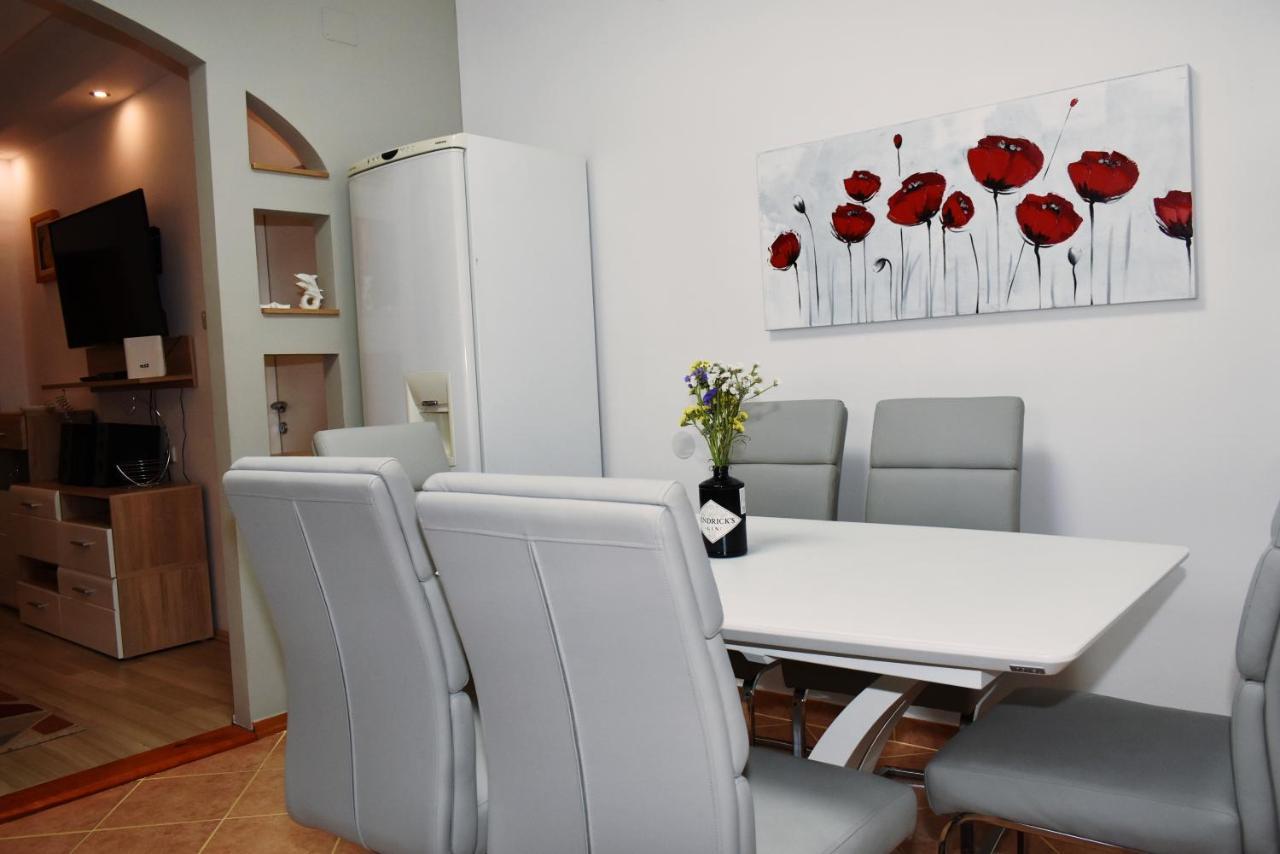 Maslic Apartment *