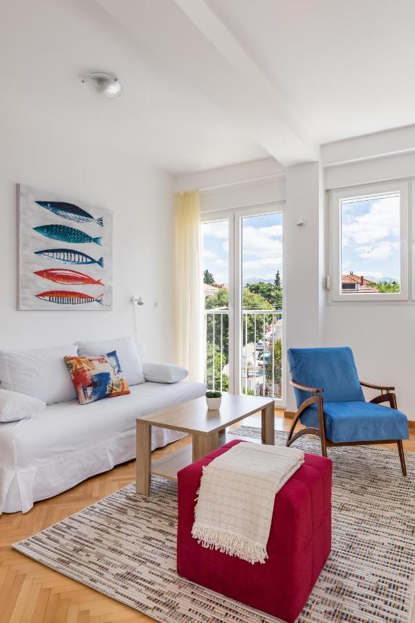 Sunny City Getaway Close To All + View Split