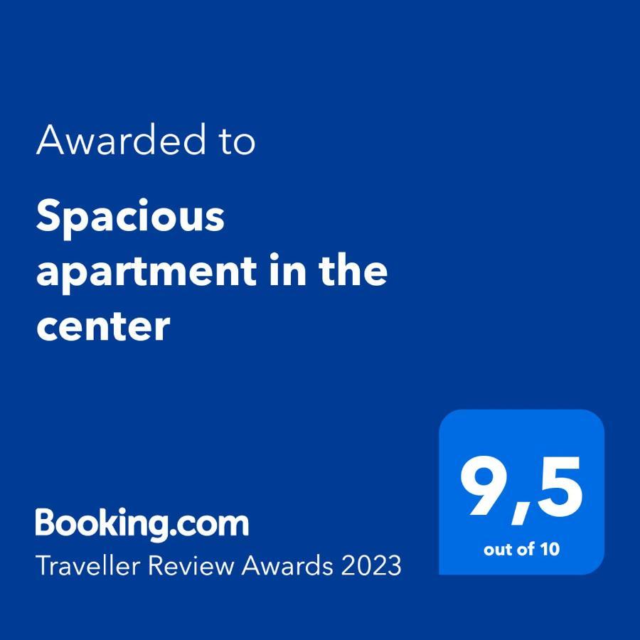 Spacious In The Center Apartment *