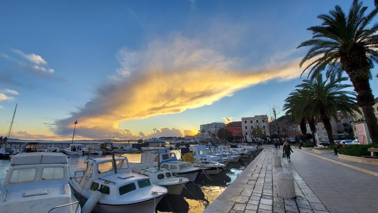 Zenta With Free Private Parking Split