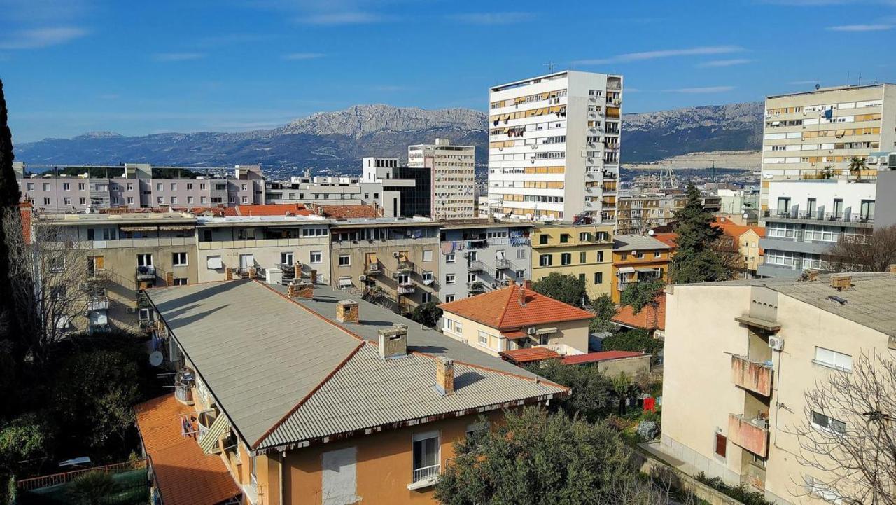 Captivating 15 Sleeps 4 Guests Appartement *