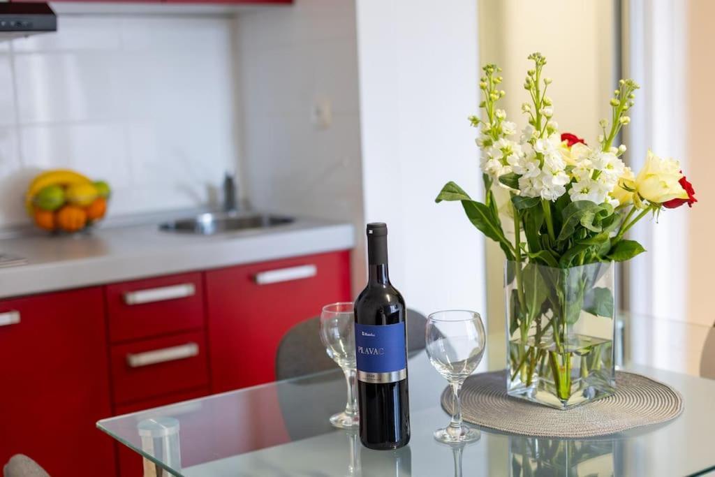Apartment Bella Vista - Cozy With Easy Check-in And Free Parking Split