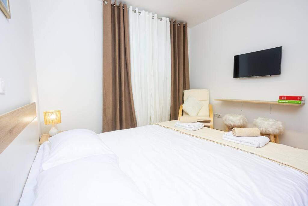 Bella Vista - Cozy With Easy Check-in And Free Parking