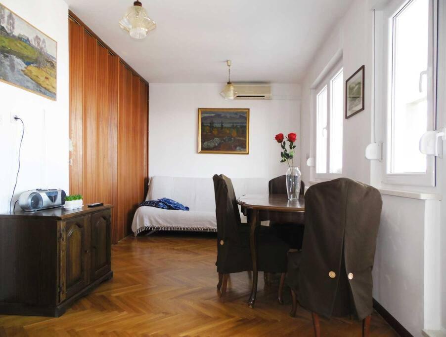 Eurit Shown In Detail Apartment