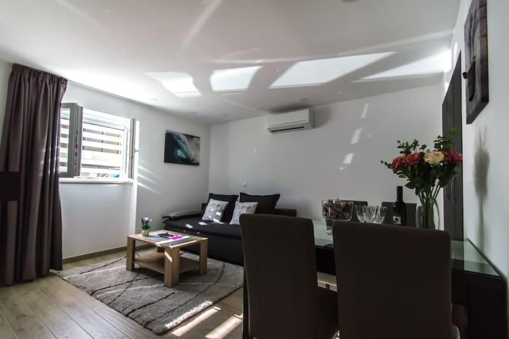 Wonderful Near Center And Sea Appartement Split