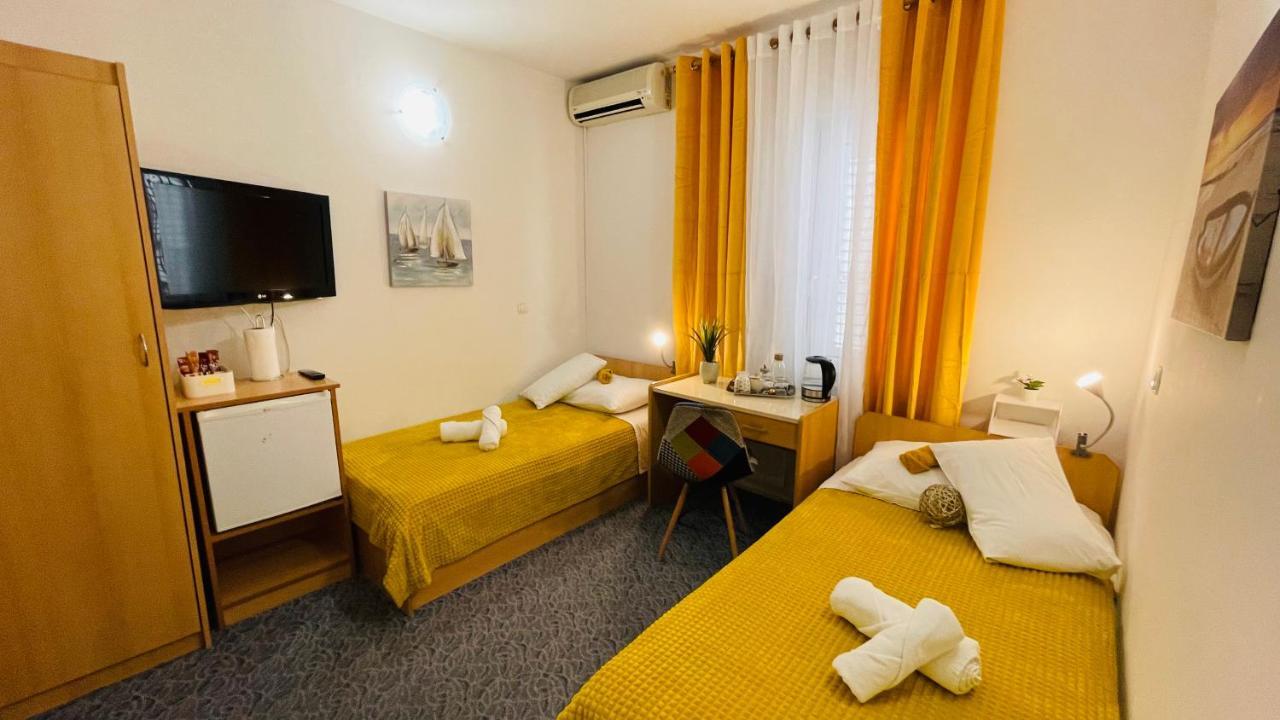 Guest house Apartmens And Madunic V Split