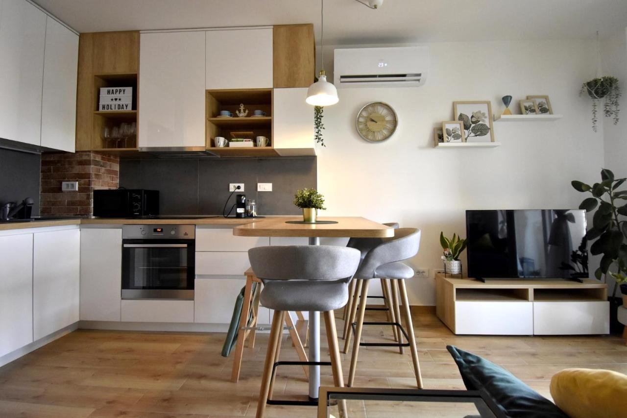 Nikola Apartment