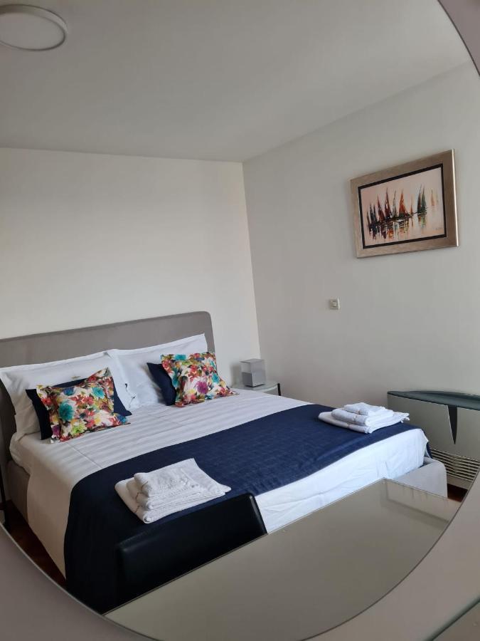 Seaside Gold 1row Apartment Split