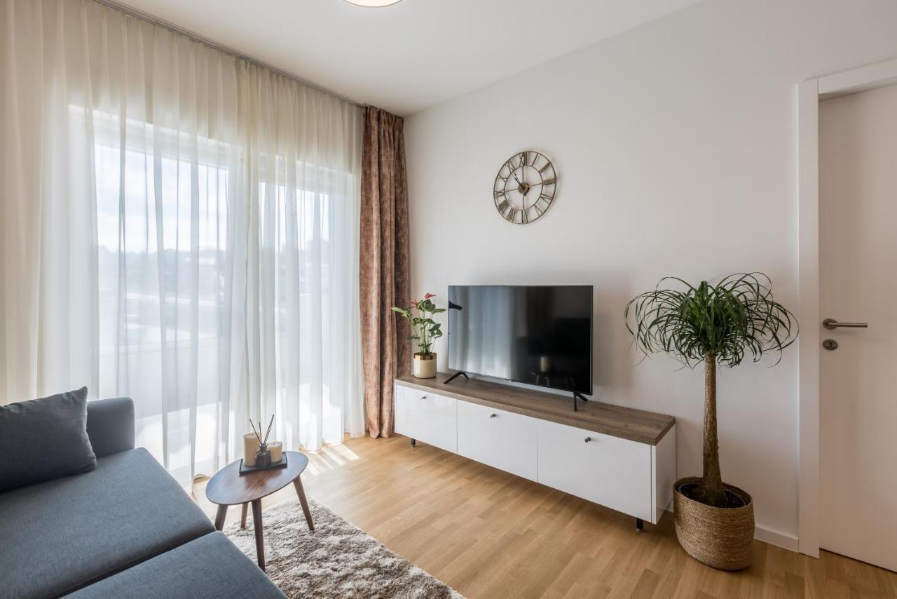 Apartamento 6 Islands - & Business - Free Garage Parking Split