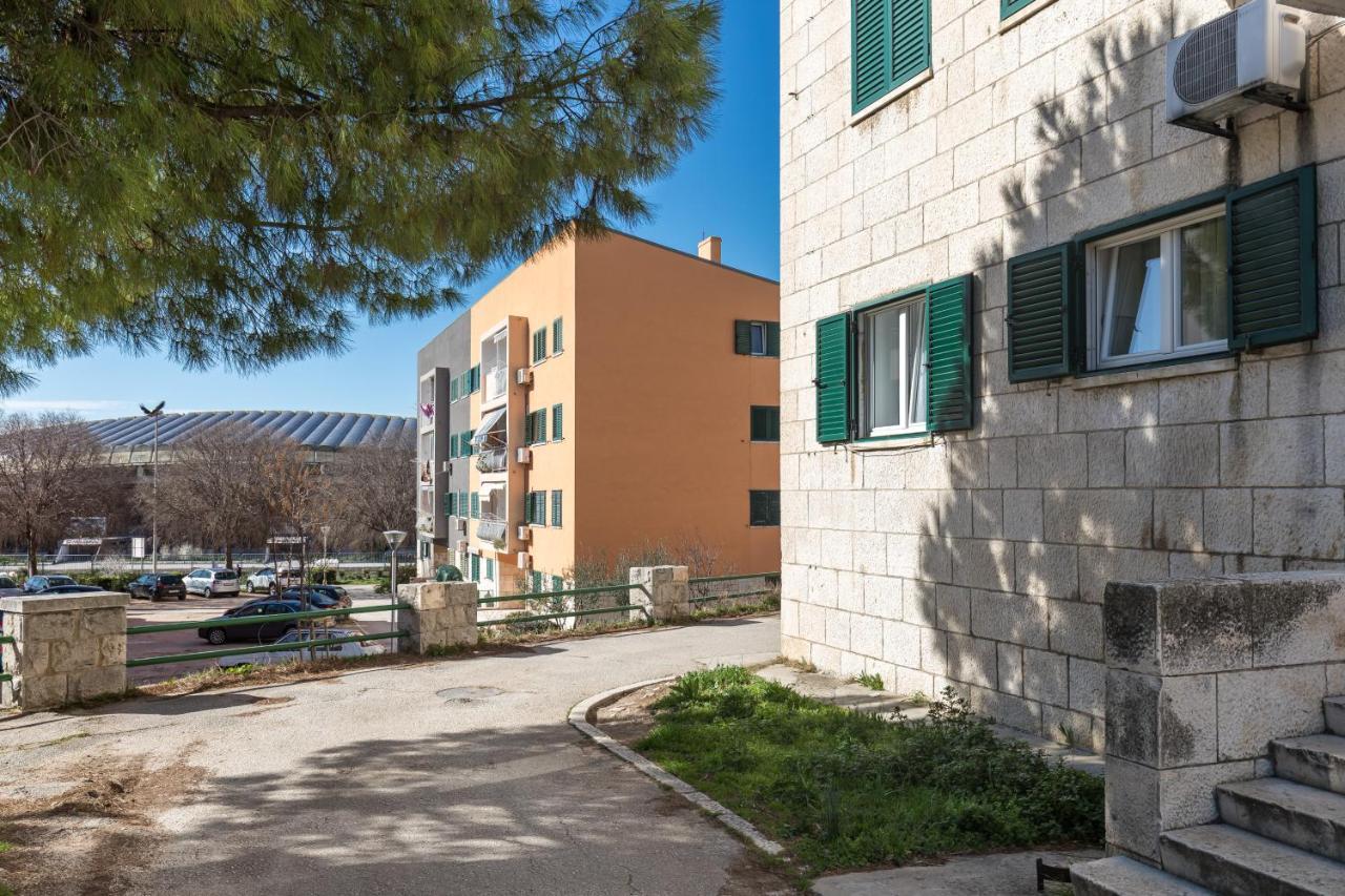 Apartment Cool Split