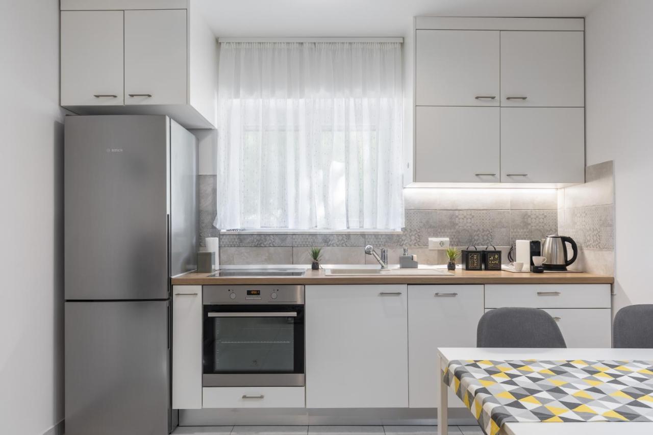 Apartment Cool Split