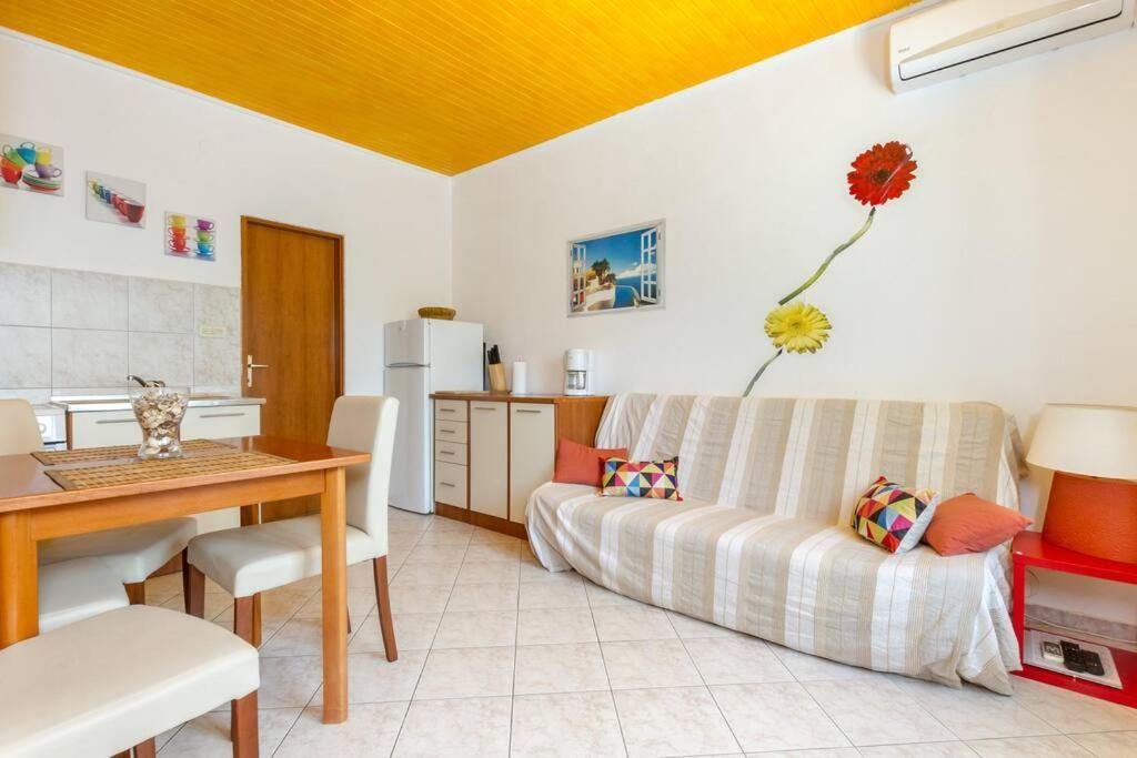 Apartment Marasovic - Lea
