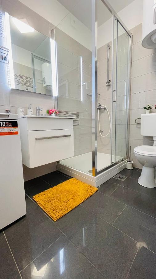 Apartmans And Madunic I Guest house