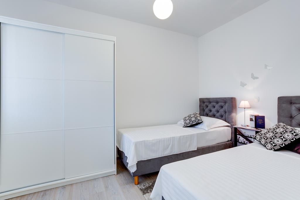 Melki Apartment *