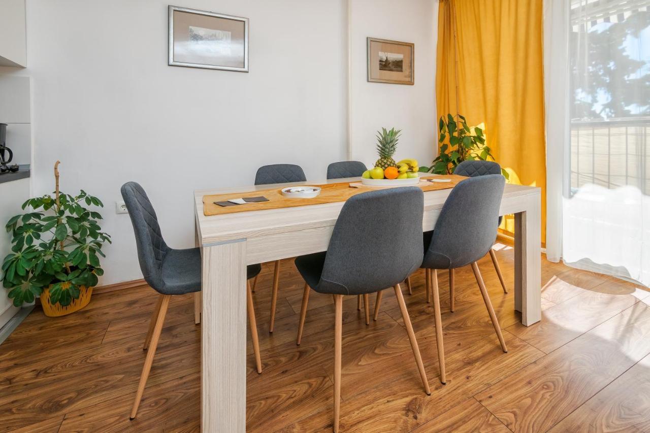Neda Apartment *