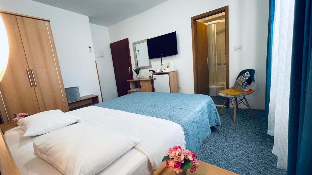 Apartmens And Madunic V Guest house *