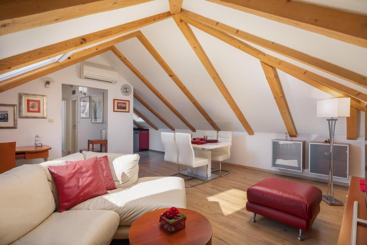 Apartment Romantic Attic Split